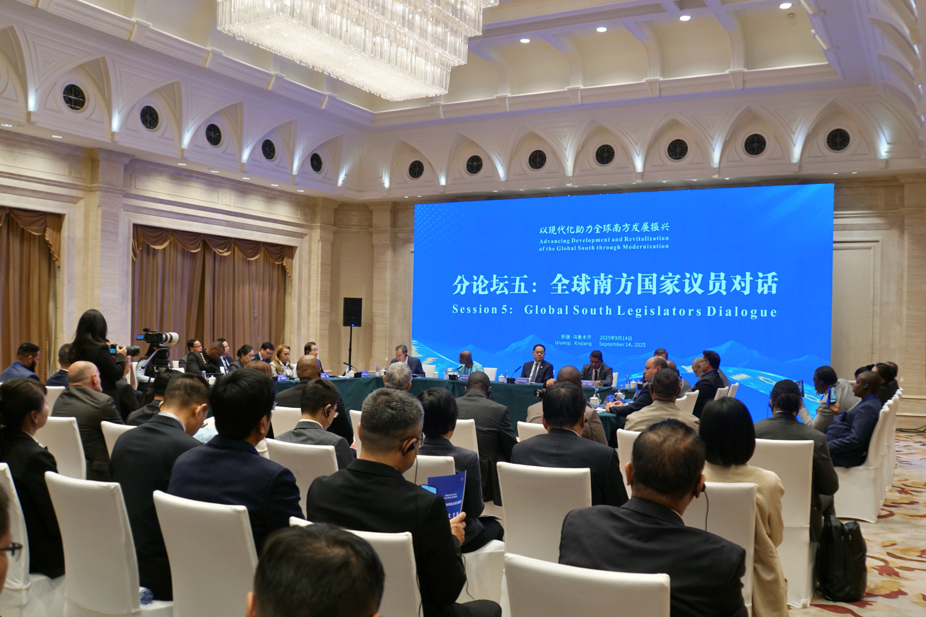 1760076135308869.jpg 3.jpg