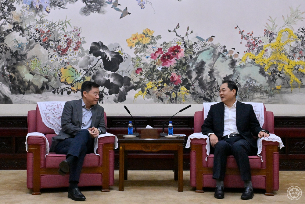 杨万明会长同外交学会会长吴恳进行工作交流